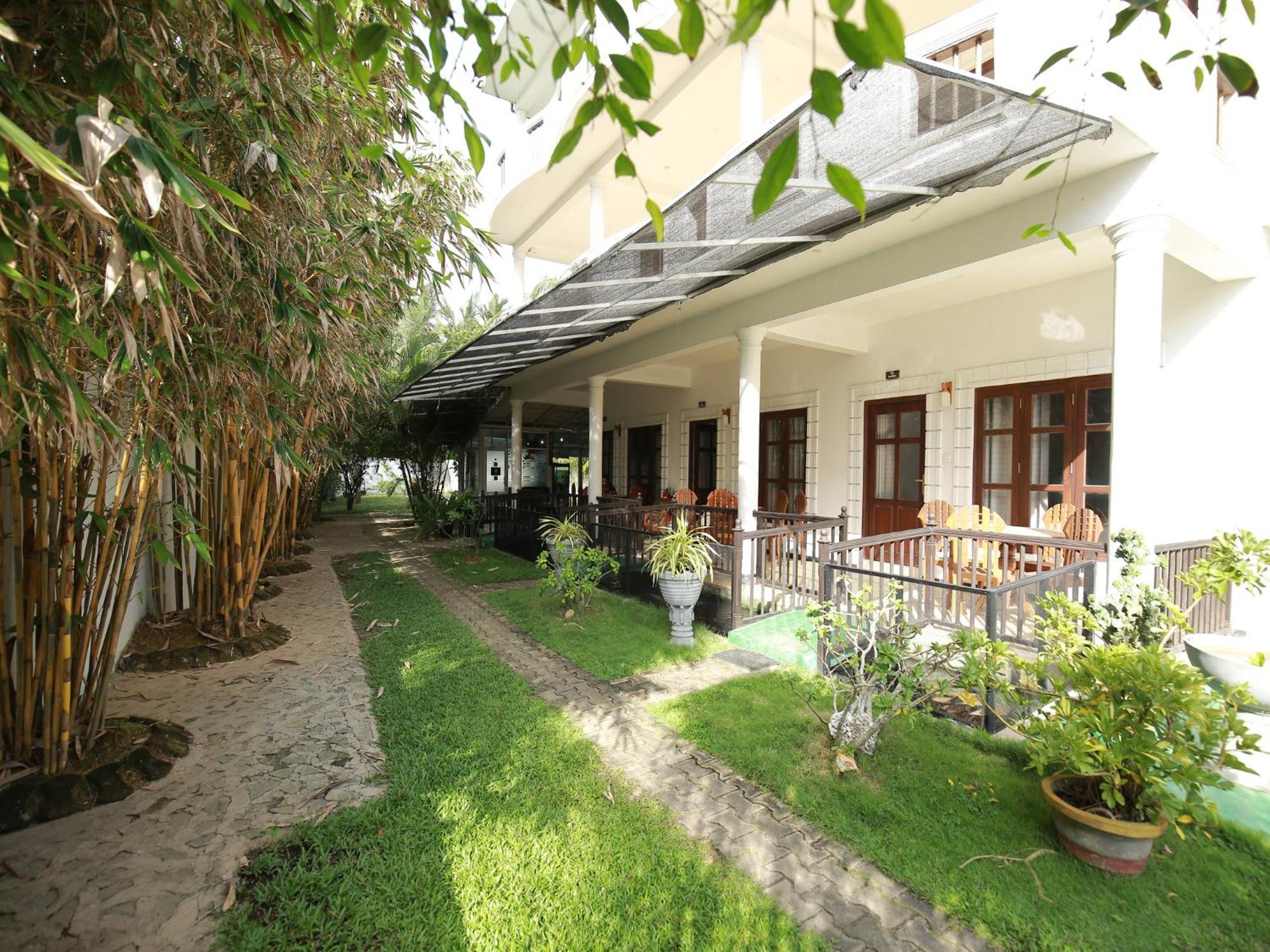 Crystal Oceanic Hotel Ahangama Exterior foto